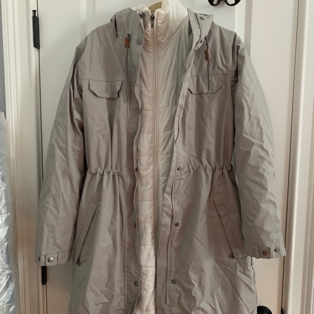 Columbia - Light Grey Parka w Removable Down